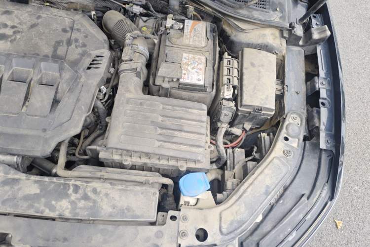Used Volkswagen Passat 2022 330TSI Luxury Edition Engine Bay Left
