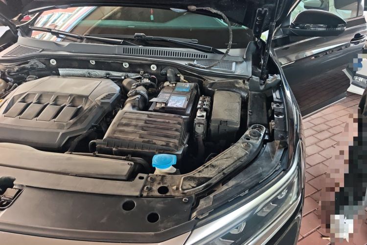 Used Volkswagen Passat 2022 330TSI Luxury Edition Engine Bay Left