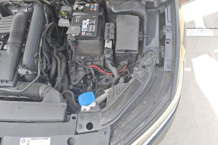 Used Volkswagen Passat 2022 280TSI Business Edition Engine Bay Left
