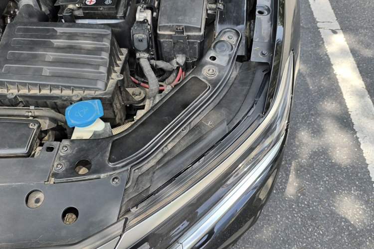 Used Volkswagen Passat 2022 330TSI Elite Edition Engine Bay Left
