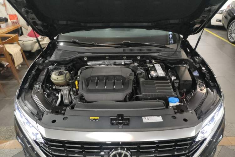 Used Volkswagen Passat 2022 330TSI Elite Edition Engine Bay