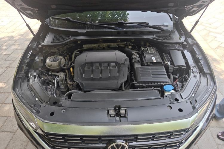 Used Volkswagen Passat 2022 330TSI Luxury Edition Engine Bay
