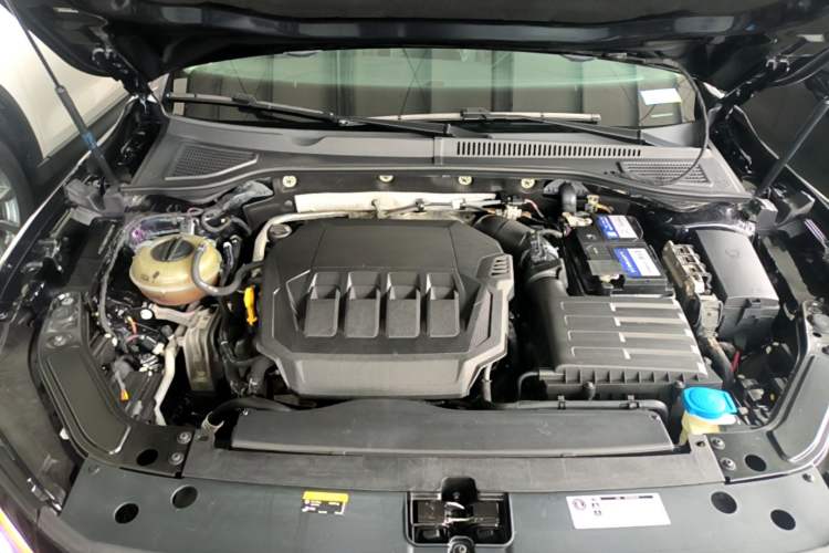 Used Volkswagen Passat 2022 330TSI Starry Luxury Edition Engine Bay