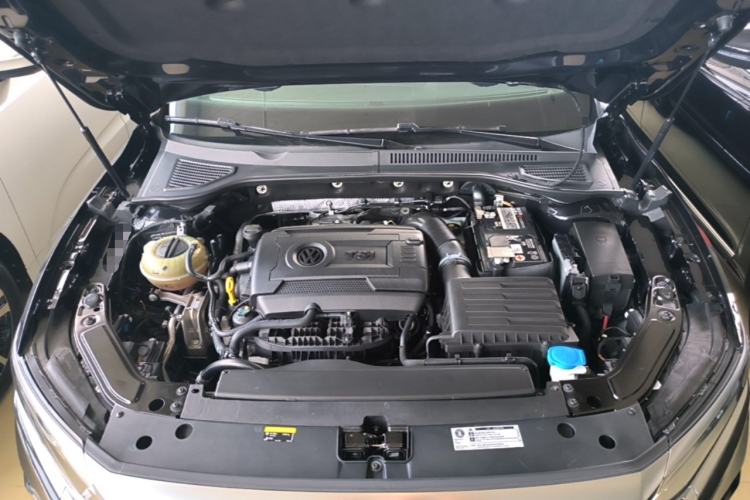 Used Volkswagen Passat 2022 380TSI Luxury Edition Engine Bay