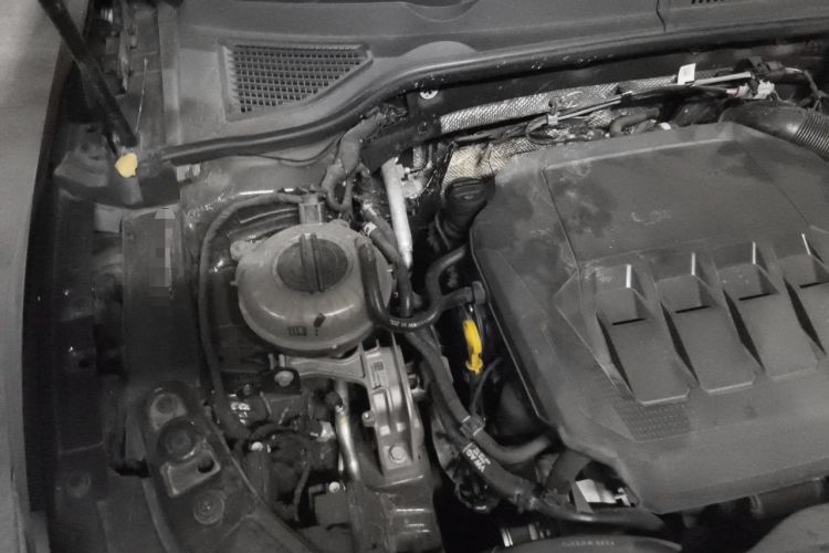 Used Volkswagen Passat 2022 330TSI Luxury Edition Engine Bay Right