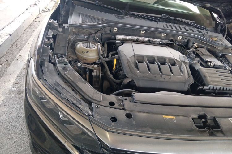 Used Volkswagen Passat 2022 330TSI Luxury Edition Engine Bay Right