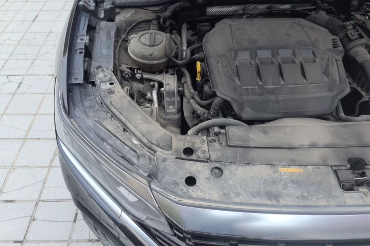 Used Volkswagen Passat 2022 330TSI Luxury Edition Engine Bay Right