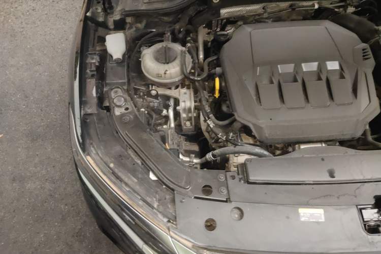 Used Volkswagen Passat 2022 330TSI Luxury Edition Engine Bay Right