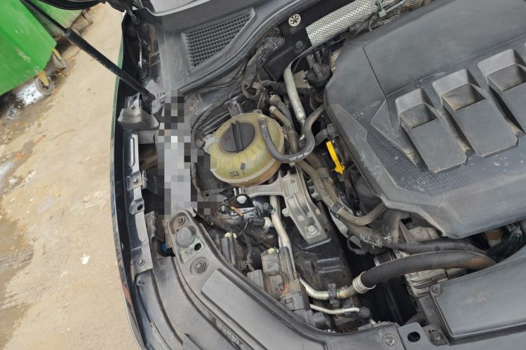 Used Volkswagen Passat 2022 330TSI Luxury Edition Engine Bay Right