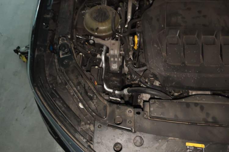 Used Volkswagen Passat 2022 330TSI Luxury Edition Engine Bay Right