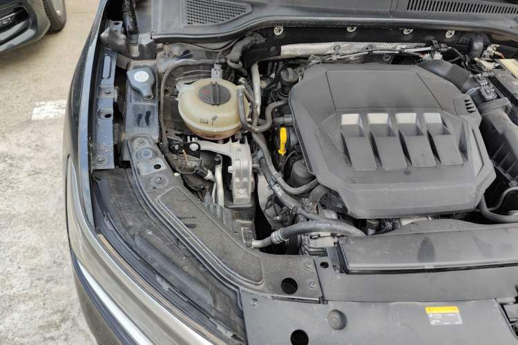 Used Volkswagen Passat 2022 330TSI Elite Edition Engine Bay Right