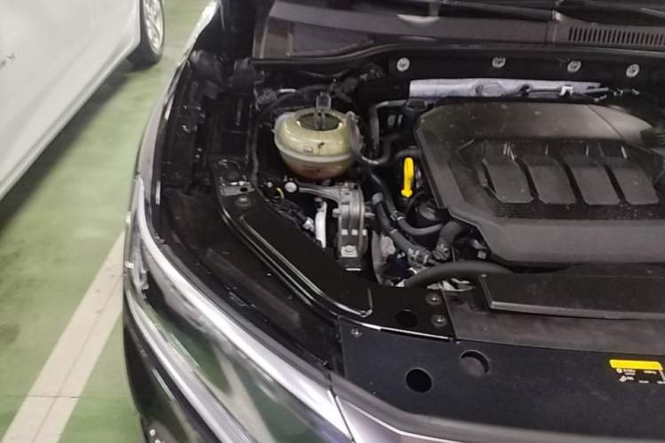 Used Volkswagen Passat 2022 330TSI Elite Edition Engine Bay Right