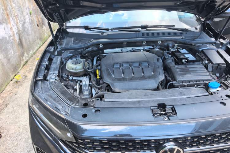 Used Volkswagen Passat 2022 330TSI Elite Edition Engine Bay Right