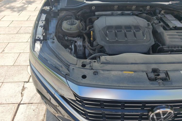 Used Volkswagen Passat 2022 330TSI Luxury Edition Engine Bay Right