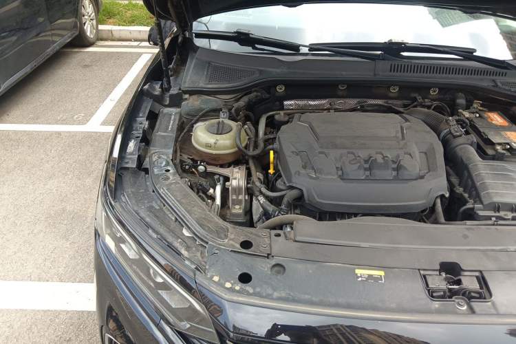 Used Volkswagen Passat 2022 380TSI Luxury Edition Engine Bay Right