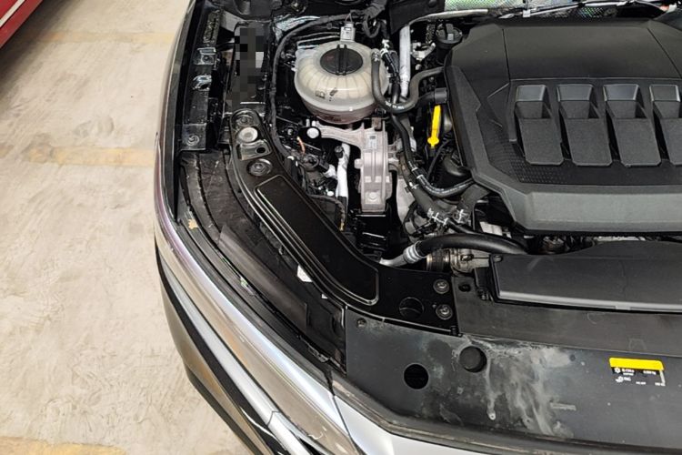 Used Volkswagen Passat 2022 330TSI Luxury Edition Engine Bay Right