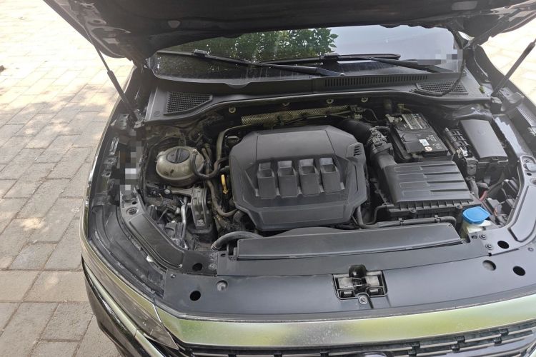 Used Volkswagen Passat 2022 330TSI Luxury Edition Engine Bay Right