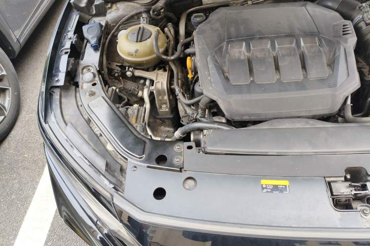 Used Volkswagen Passat 2022 330TSI Starry Luxury Edition Engine Bay Right