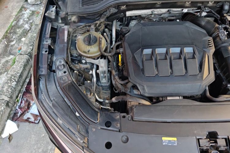 Used Volkswagen Passat 2022 330TSI Luxury Edition Engine Bay Right