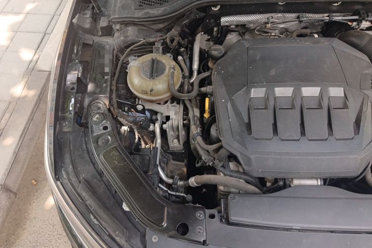 Used Volkswagen Passat 2022 330TSI Luxury Edition Engine Bay Right