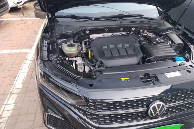 Used Volkswagen Passat 2022 330TSI Elite Edition Engine Bay Right