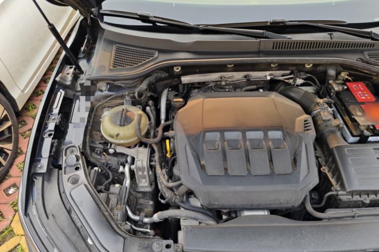 Used Volkswagen Passat 2022 330TSI Luxury Edition Engine Bay Right