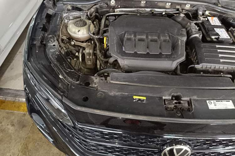 Used Volkswagen Passat 2022 330TSI Starry Luxury Edition Engine Bay Right
