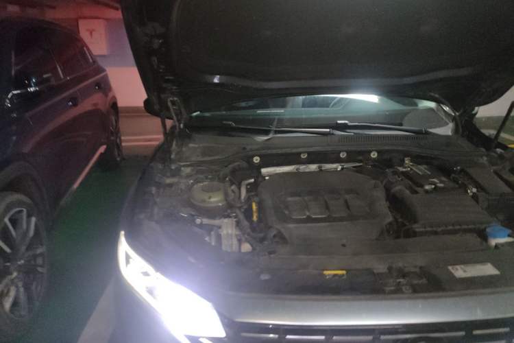 Used Volkswagen Passat 2022 330TSI Luxury Edition Engine Bay Right