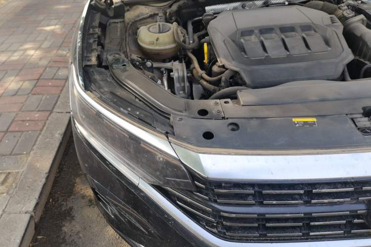 Used Volkswagen Passat 2022 330TSI Elite Edition Engine Bay Right