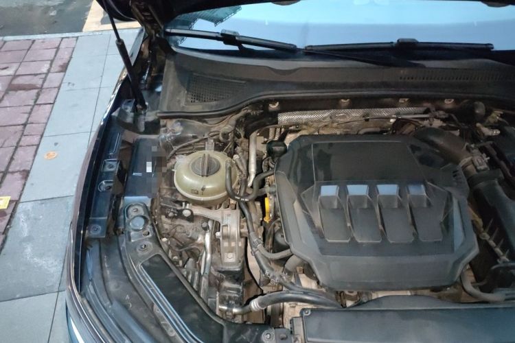 Used Volkswagen Passat 2022 330TSI Elite Edition Engine Bay Right