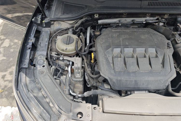 Used Volkswagen Passat 2022 330TSI Luxury Edition Engine Bay Right