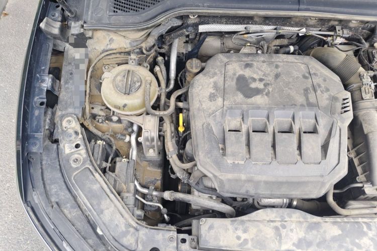 Used Volkswagen Passat 2022 330TSI Luxury Edition Engine Bay Right