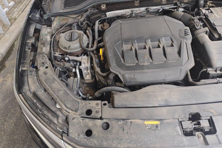 Used Volkswagen Passat 2022 330TSI Luxury Edition Engine Bay Right