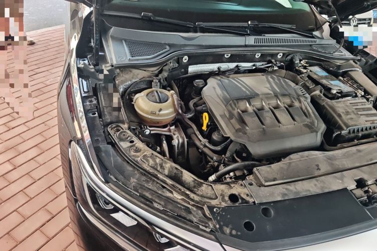 Used Volkswagen Passat 2022 330TSI Luxury Edition Engine Bay Right