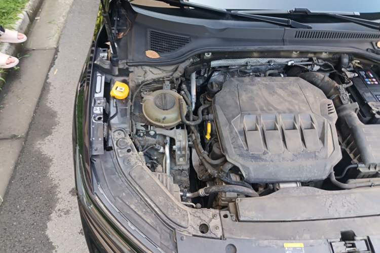 Used Volkswagen Passat 2022 330TSI Elite Edition Engine Bay Right
