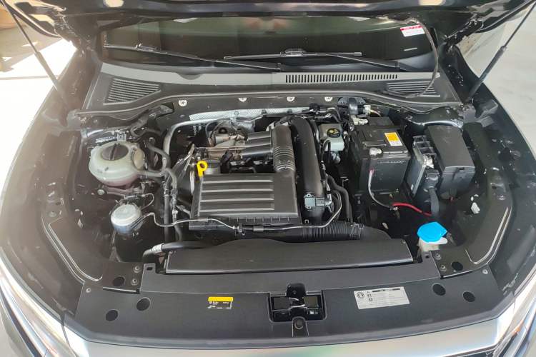 Used Volkswagen Passat 2022 280TSI Business Edition Engine Bay