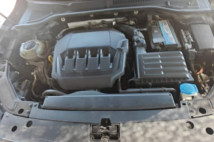 Used Volkswagen Passat 2022 330TSI Luxury Edition Engine Bay