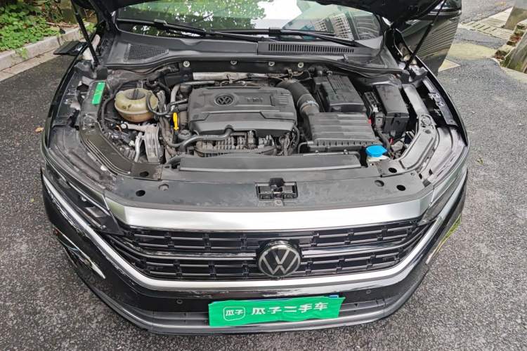 Used Volkswagen Passat 2022 380TSI Flagship Edition Engine Bay