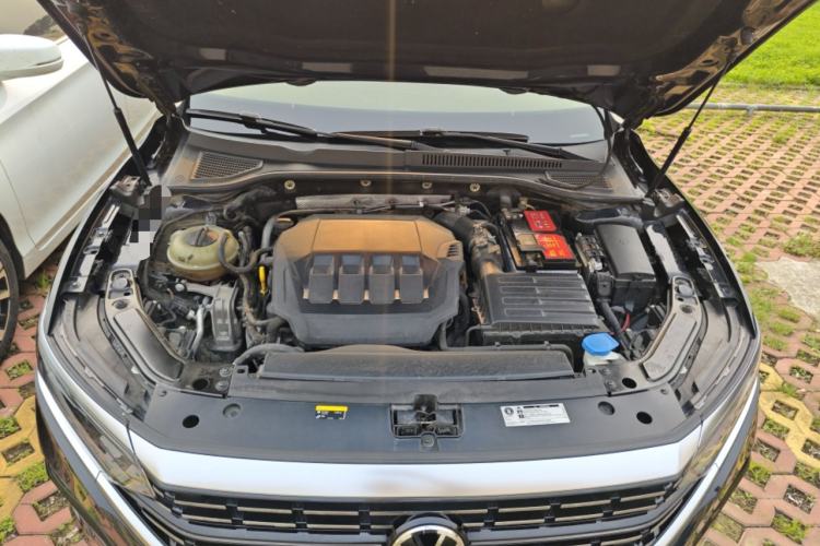 Used Volkswagen Passat 2022 330TSI Luxury Edition Engine Bay
