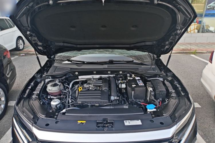 Used Volkswagen Passat 2022 280TSI Elite Edition Engine Bay