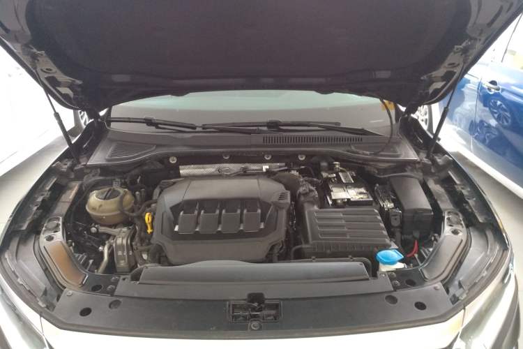 Used Volkswagen Passat 2022 330TSI Elite Edition Custom Version Engine Bay