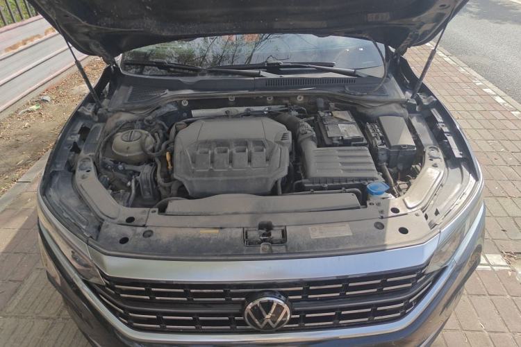 Used Volkswagen Passat 2022 330TSI Luxury Edition Engine Bay