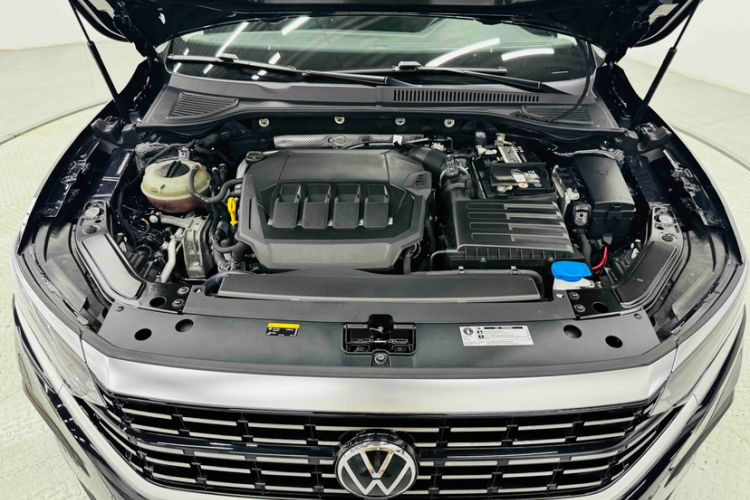 Used Volkswagen Passat 2022 330TSI Elite Edition Engine Bay