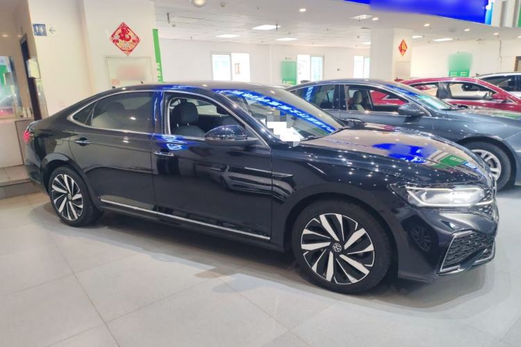 Used Volkswagen Passat 2022 330TSI Starry Luxury Edition Exterior 1