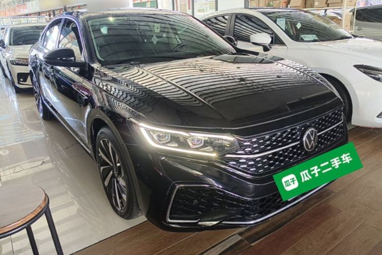 Used Volkswagen Passat 2022 330TSI Starry Luxury Edition Exterior 1