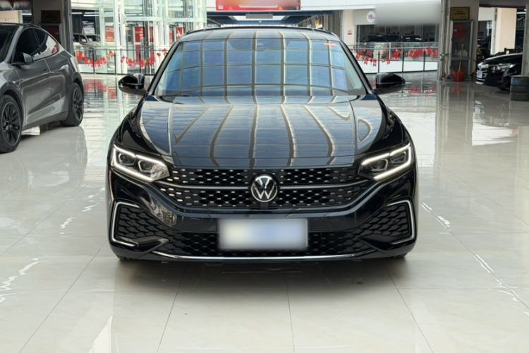 Used Volkswagen Passat 2022 330TSI Starry Luxury Edition – Exclusive Special Edition Exterior 1