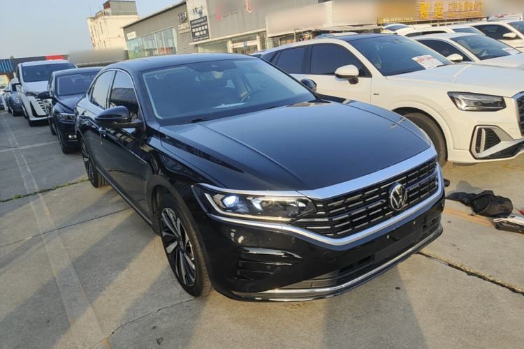 Used Volkswagen Passat 2022 330TSI Luxury Edition Exterior 1