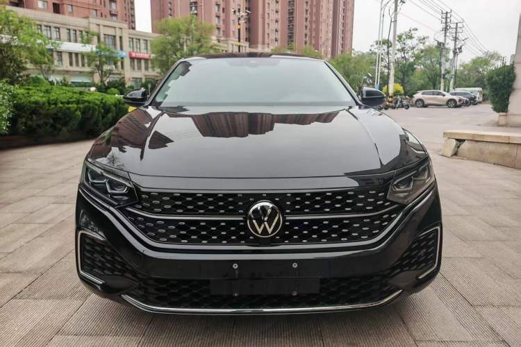 Used Volkswagen Passat 2022 330TSI Starry Luxury Edition Exterior 1