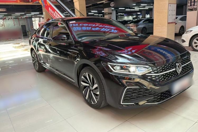 Used Volkswagen Passat 2022 330TSI Starry Luxury Edition Exterior 1