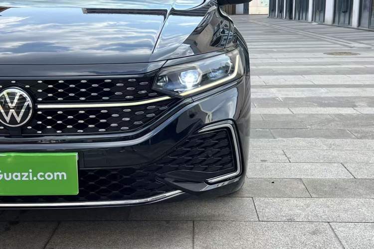 Used Volkswagen Passat 2022 330TSI Starry Luxury Edition Exterior 1